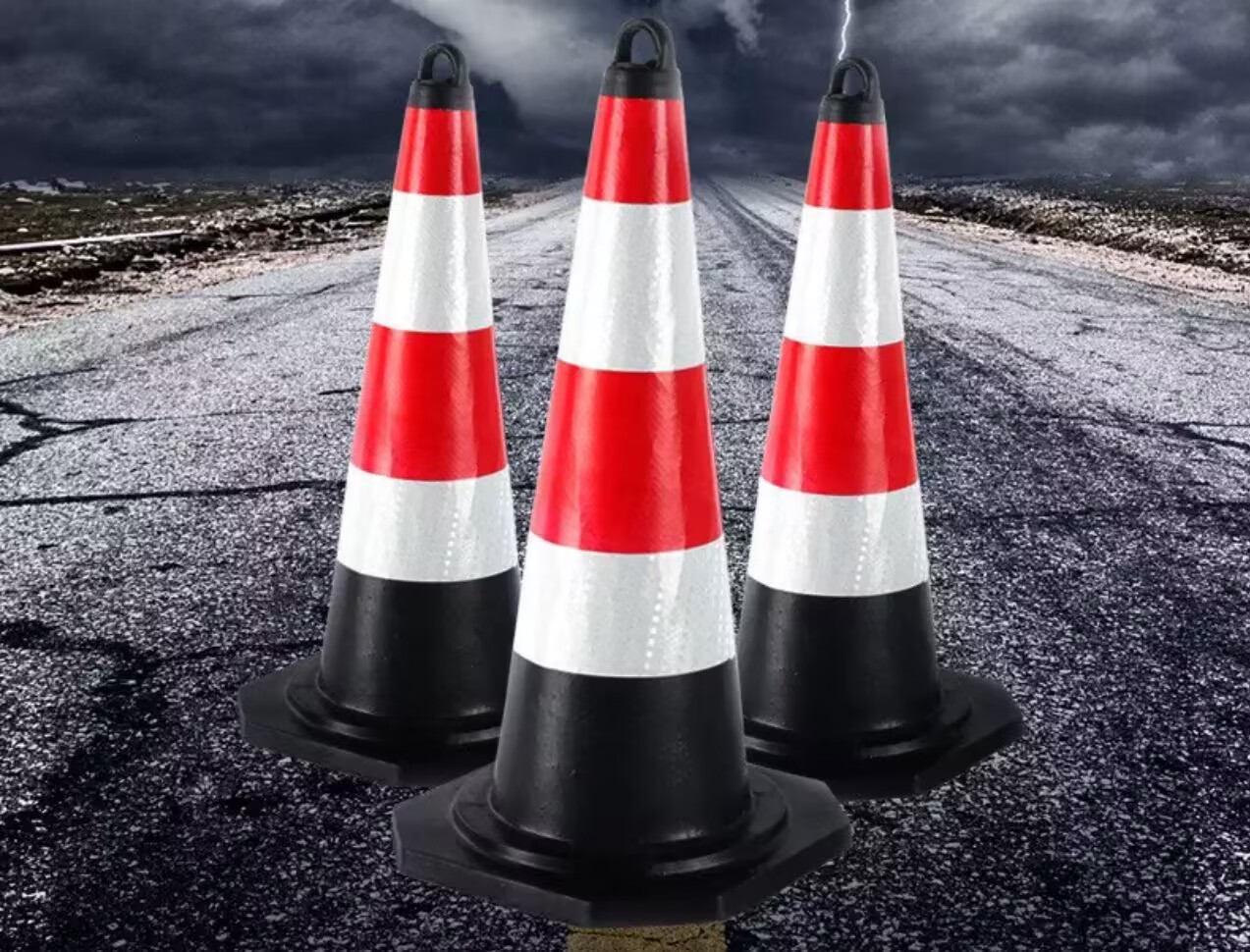 RUBBER TRAFFIC CONES WITH HOOKS