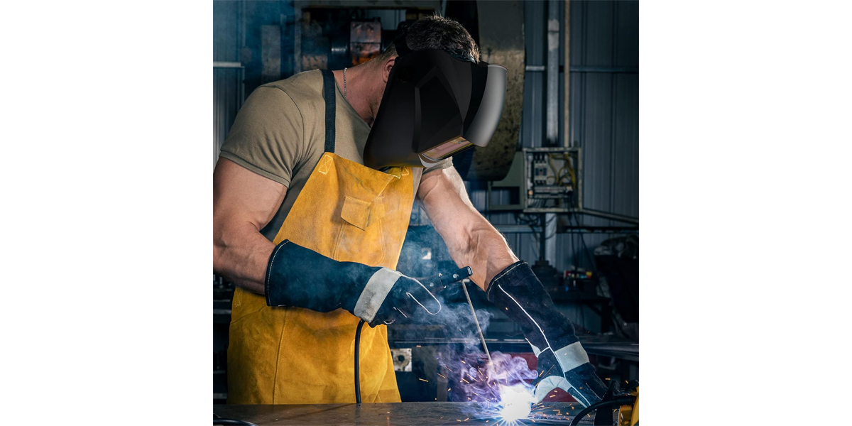 Welding Shield Helmet: Passive vs. Auto-Darkening