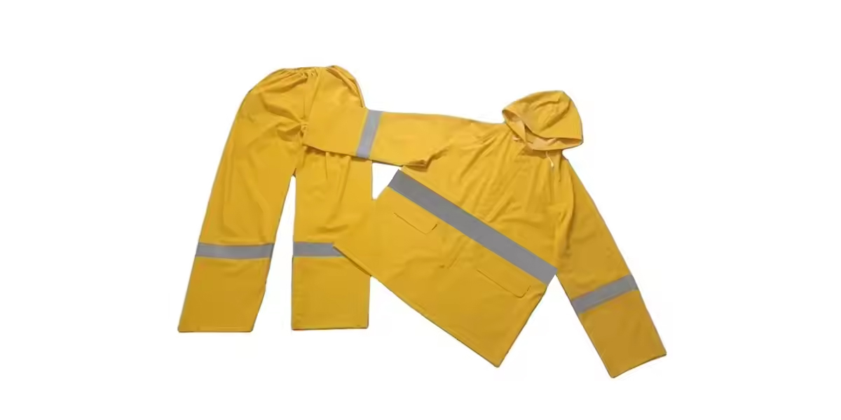 Plastic Rain Coat in yellow pvc for oil, gas, and mining