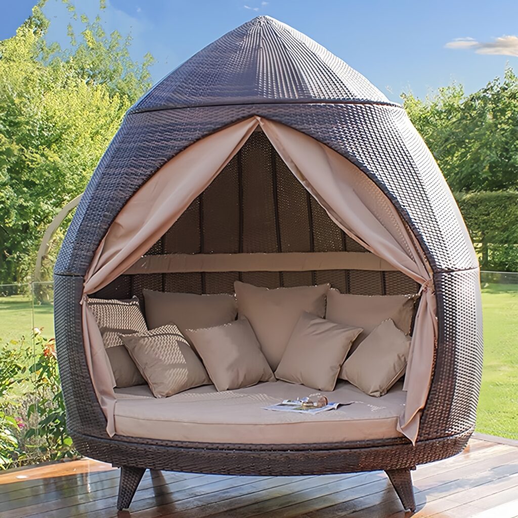 Outdoor Cabana Daybed