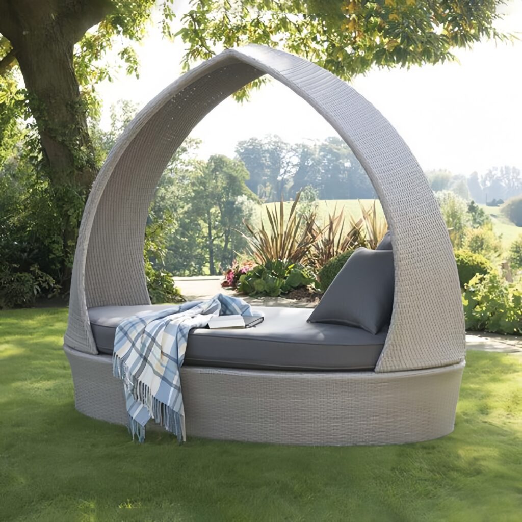 Outdoor Cabana Daybed