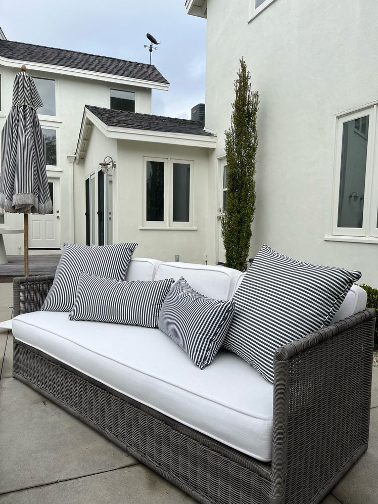 An application scenario or product detail of best outdoor sofas - Image 15