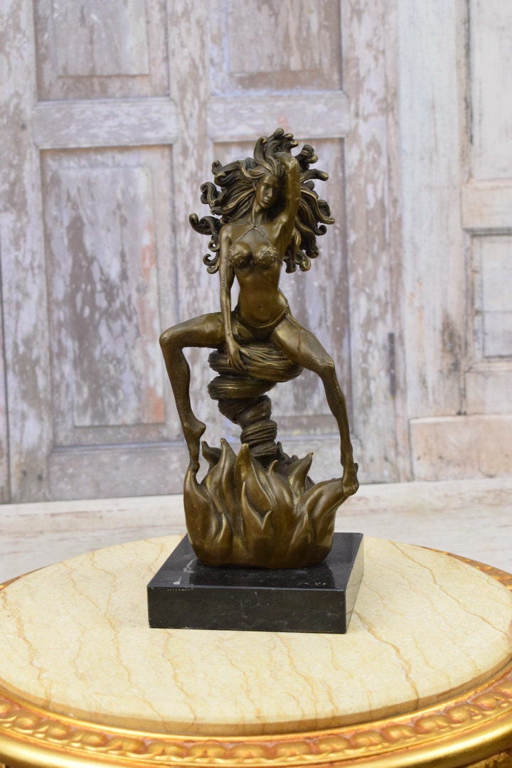 An application scenario or product detail of bronze sculpture of a woman - Image 3