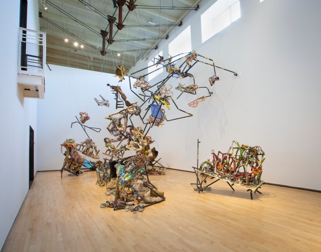 An application scenario or product detail of ceramic sculpture - Image 22