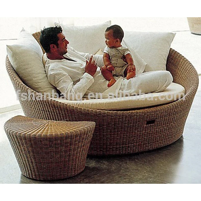 An application scenario or product detail of circular chaise lounge outdoor - Image 7