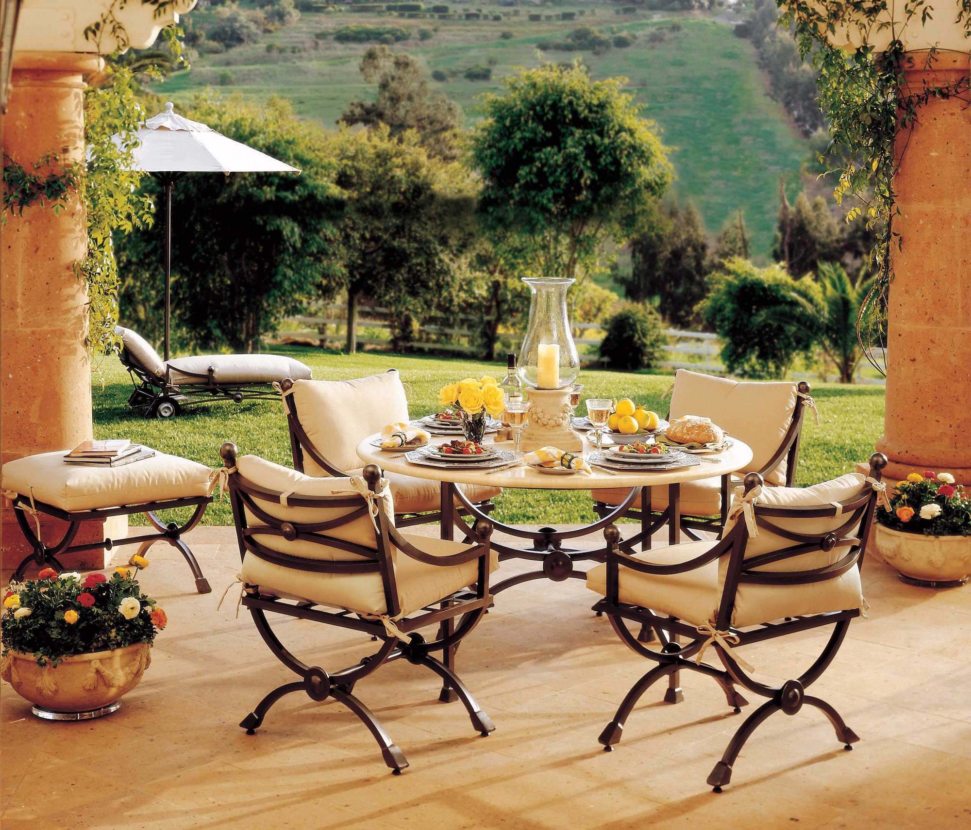 An application scenario or product detail of circular chaise lounge outdoor - Image 16