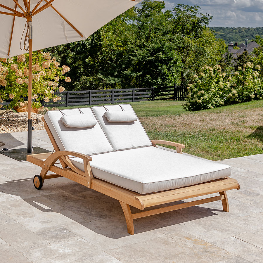 Featured image for the double chaise outdoor lounge chair guide