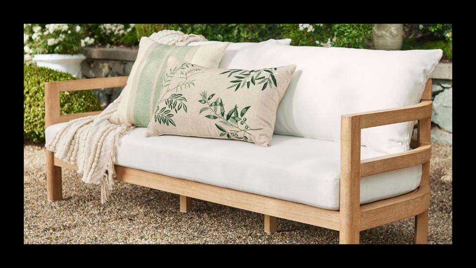 An application scenario or product detail of durable outdoor sofa - Image 18
