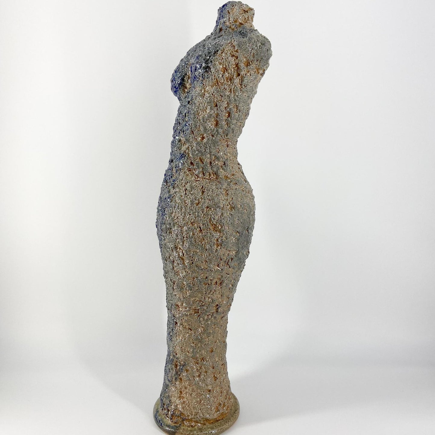 An application scenario or product detail of female sculpture - Image 8