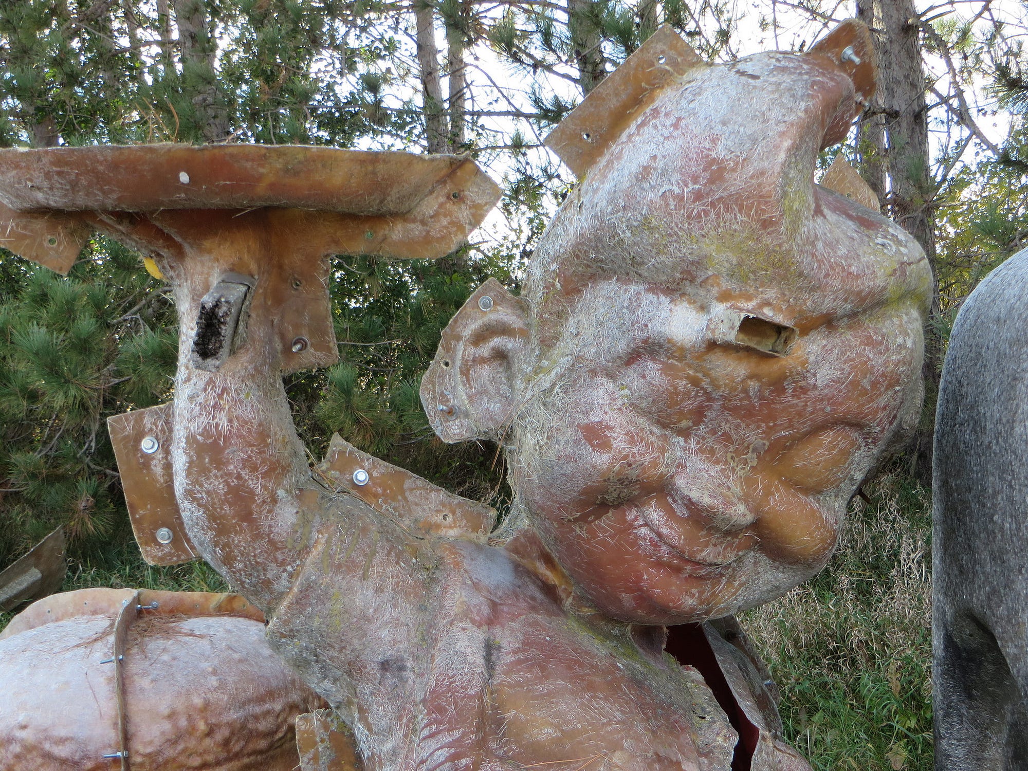 An application scenario or product detail of fiberglass sculptures - Image 7