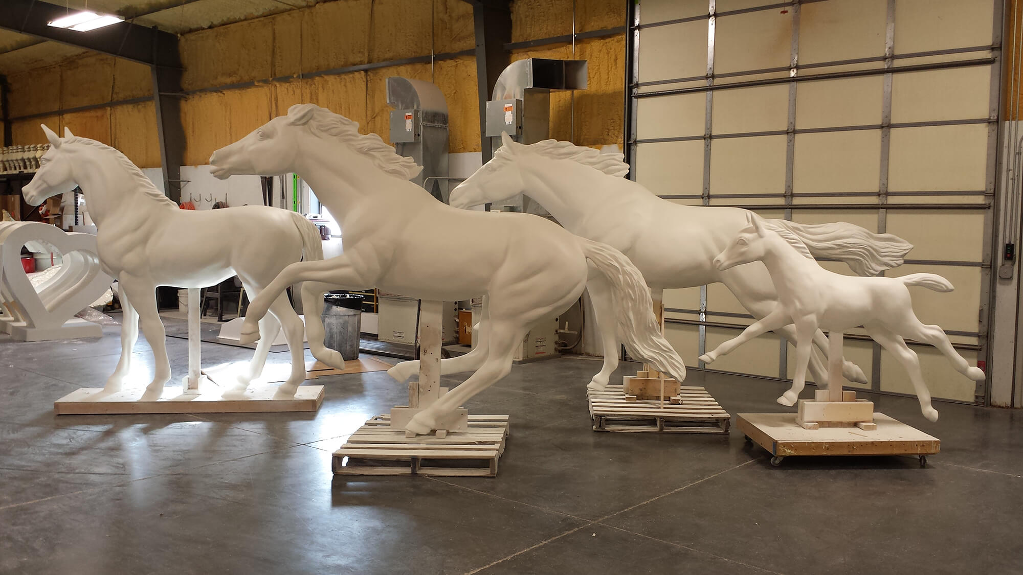 An application scenario or product detail of fiberglass sculptures - Image 10