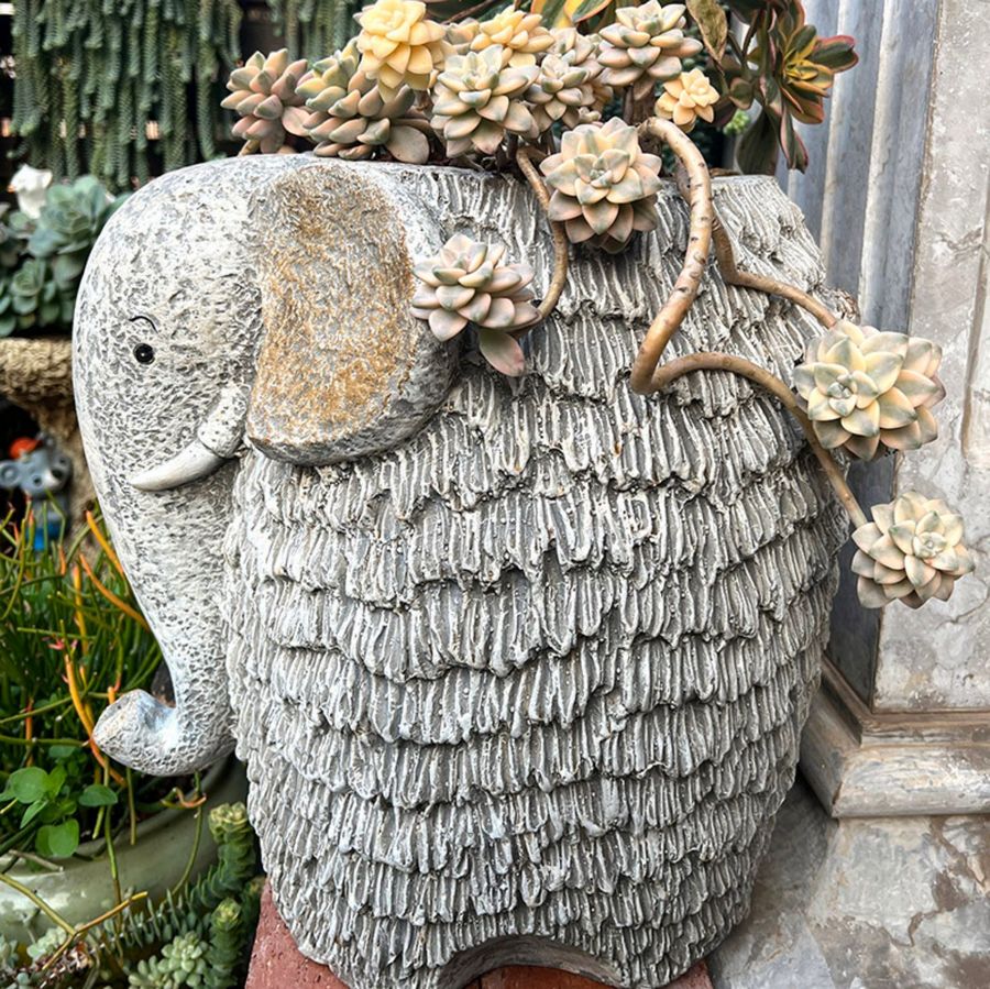 An application scenario or product detail of garden animal sculptures - Image 21
