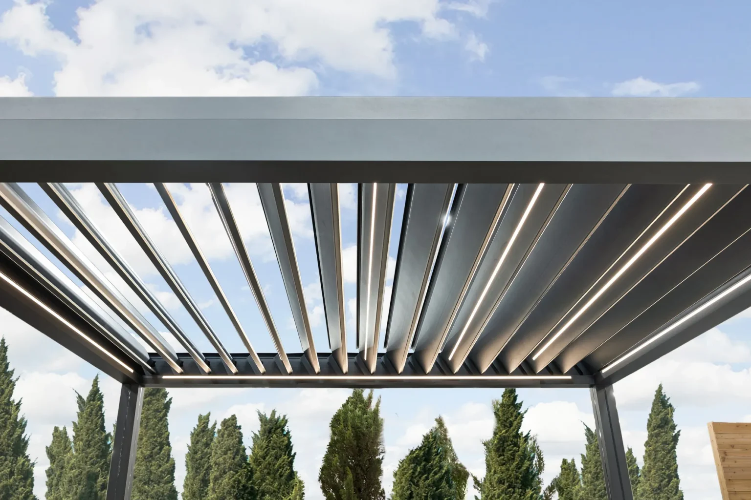 An application scenario or product detail of louvered roof pergola - Image 19