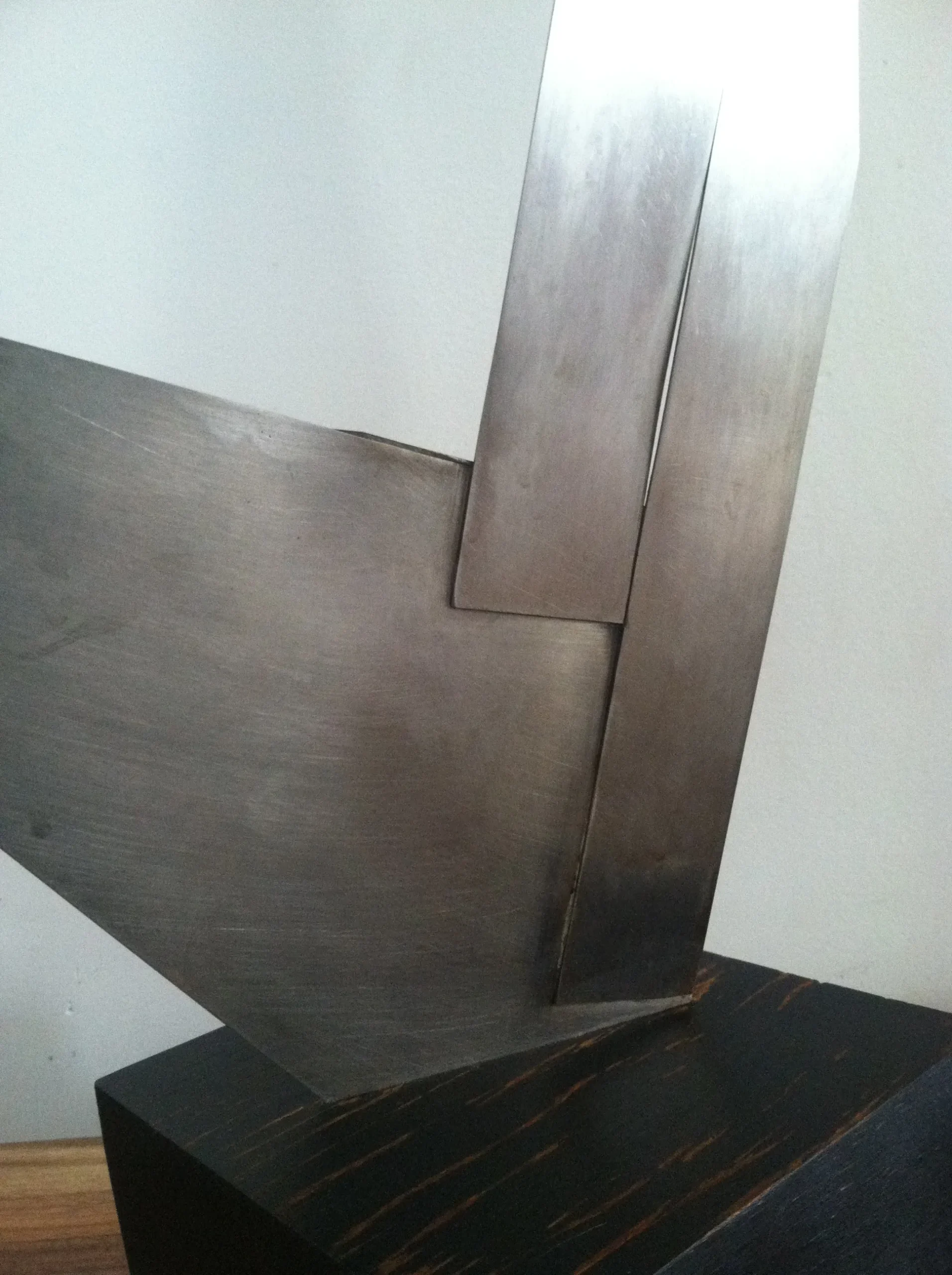 An application scenario or product detail of metal sculpture abstract - Image 17