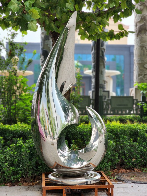An application scenario or product detail of metal sculptures for outdoors - Image 17