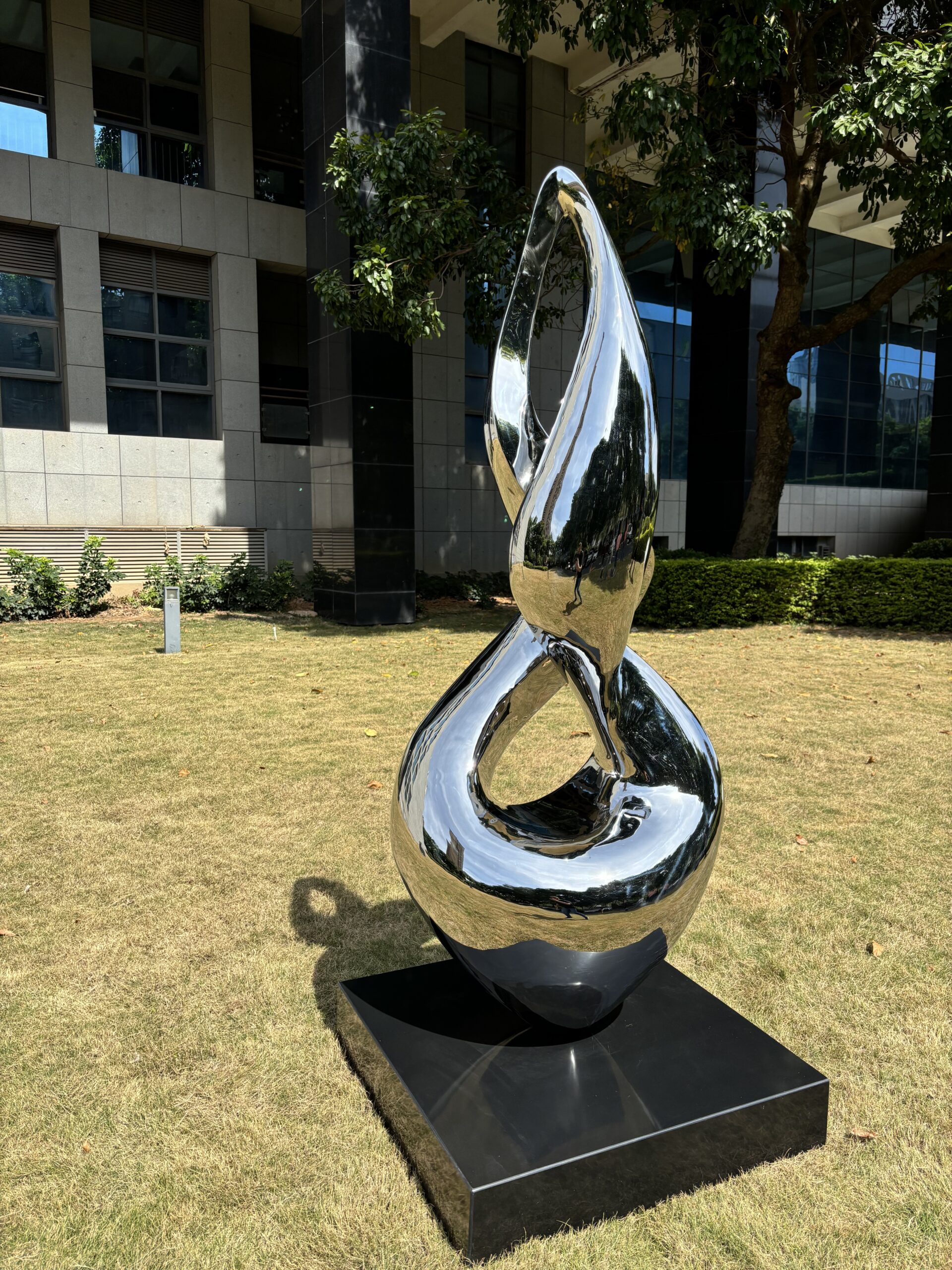 An application scenario or product detail of modern art sculpture - Image 8