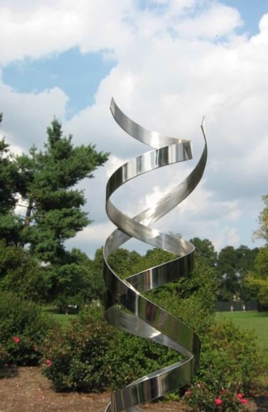 An application scenario or product detail of modern metal garden sculptures - Image 1