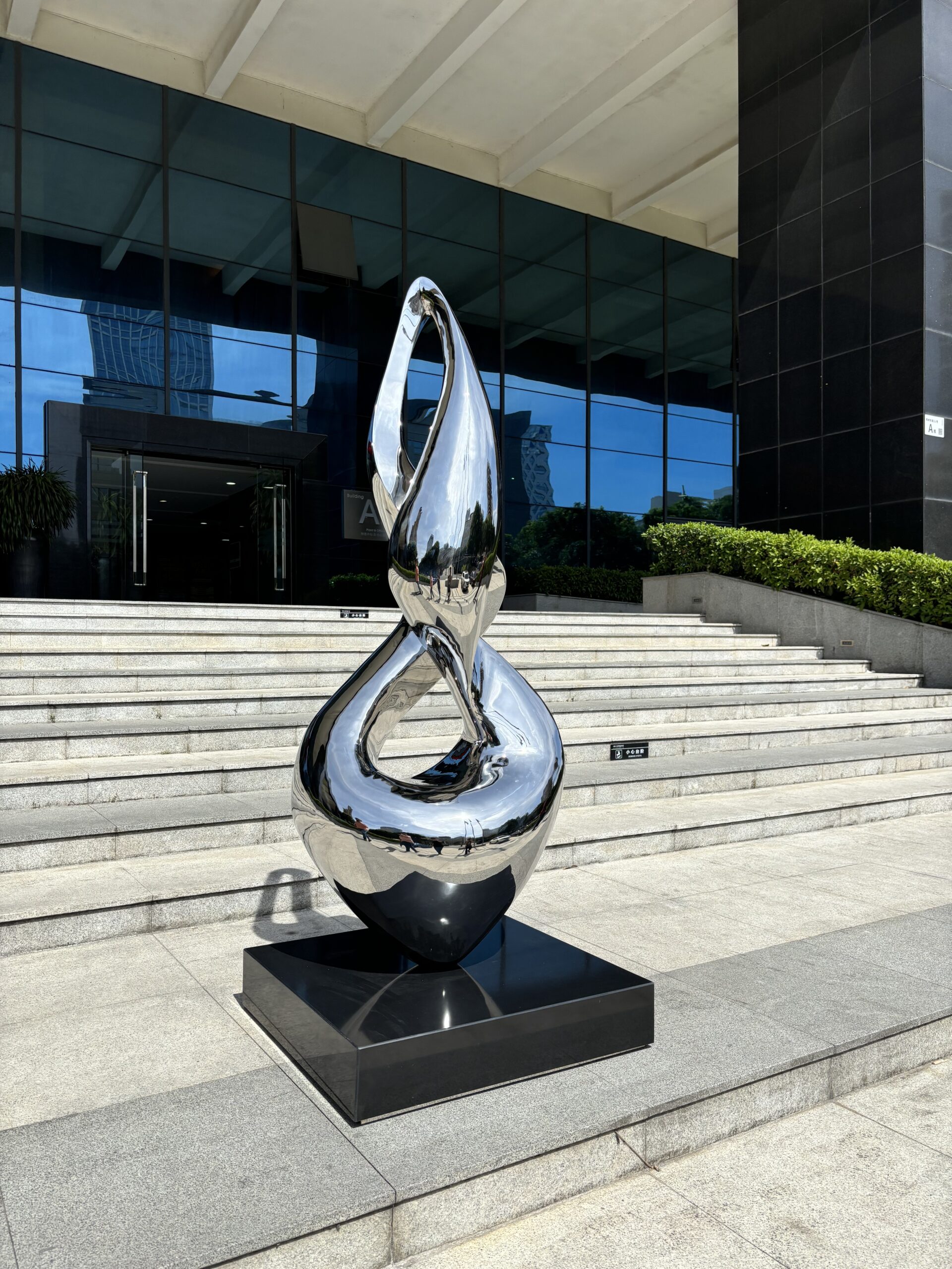 An application scenario or product detail of modern statue art - Image 10