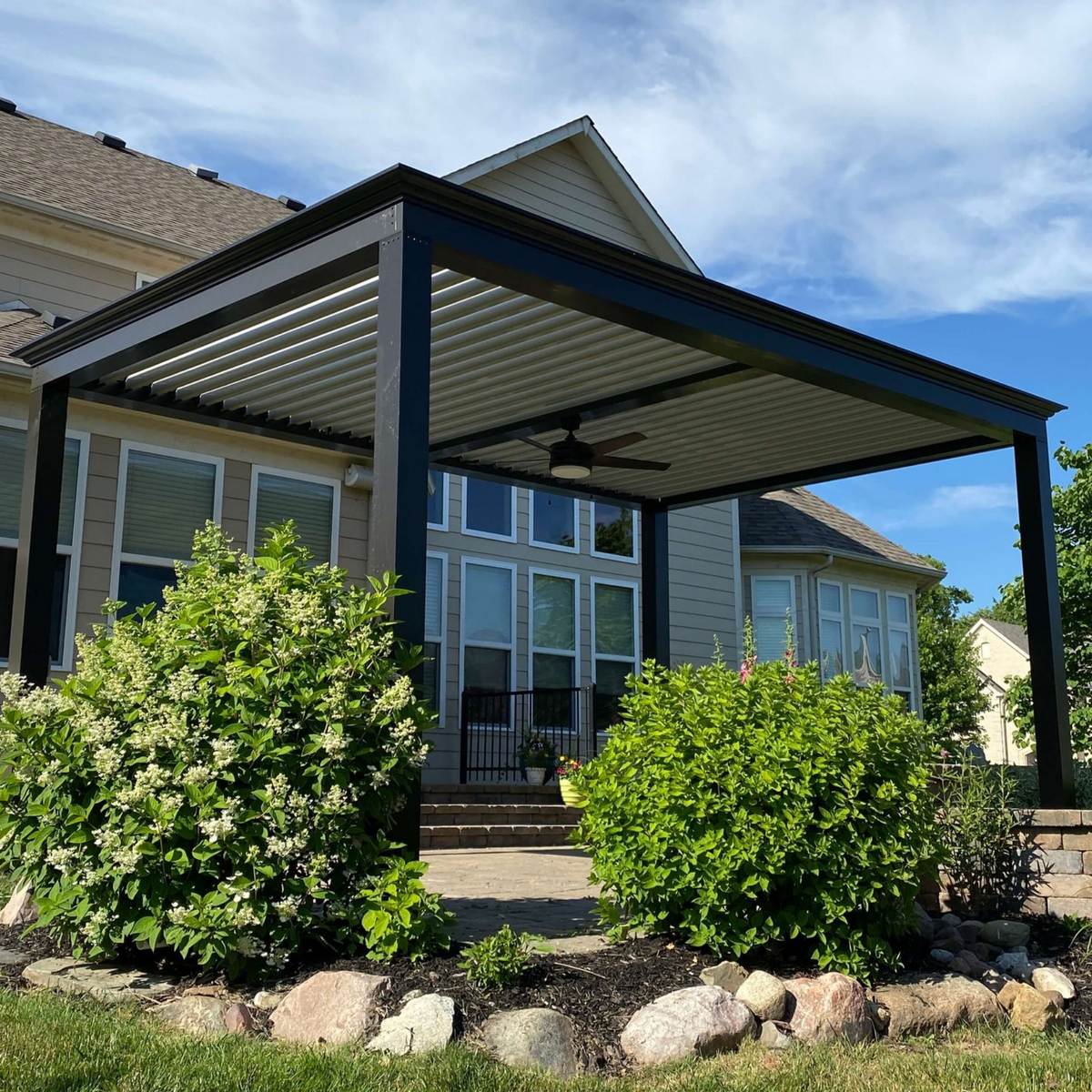 An application scenario or product detail of motorized pergola - Image 6