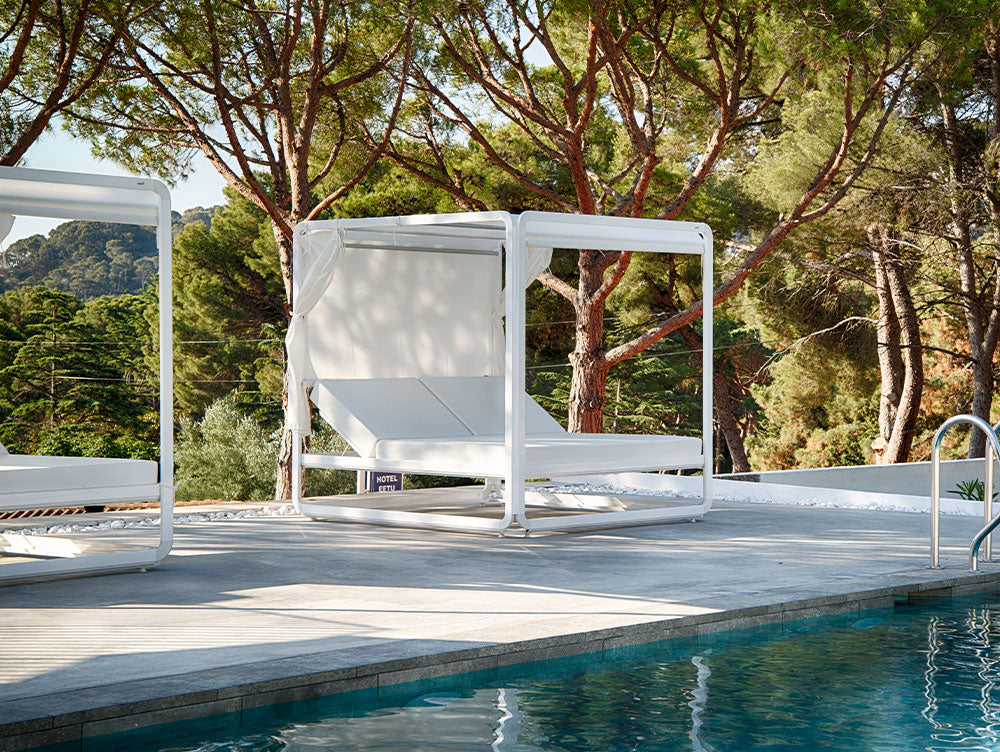 An application scenario or product detail of ​Outdoor Cabana Daybed - Image 20