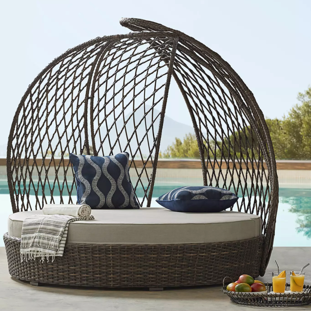 An application scenario or product detail of ​Outdoor Cabana Daybed - Image 22