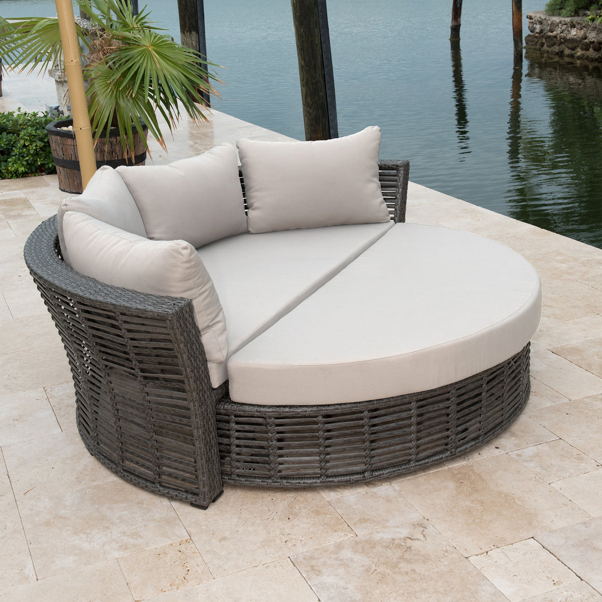 An application scenario or product detail of outdoor canopy daybed - Image 19