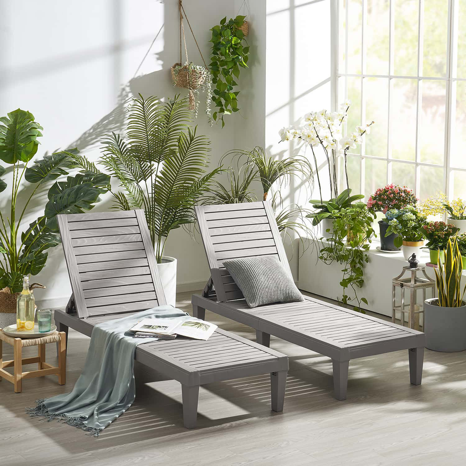 An application scenario or product detail of outdoor chaise lounge chair sets - Image 22