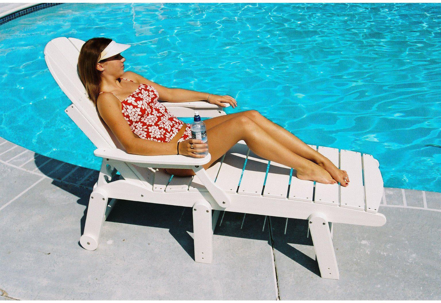 An application scenario or product detail of outdoor chaise lounge chairs with arms - Image 5