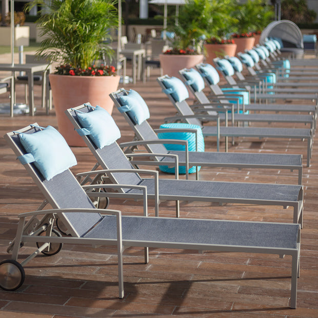 An application scenario or product detail of outdoor chaise lounge chairs with arms - Image 10