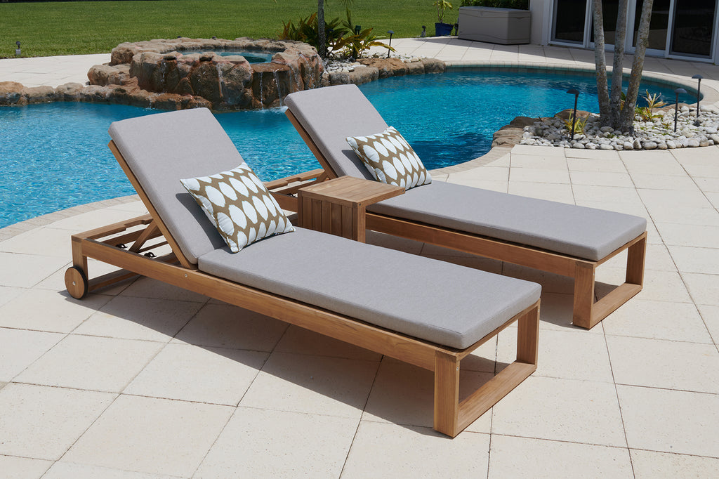 An application scenario or product detail of outdoor chaise lounge set - Image 5
