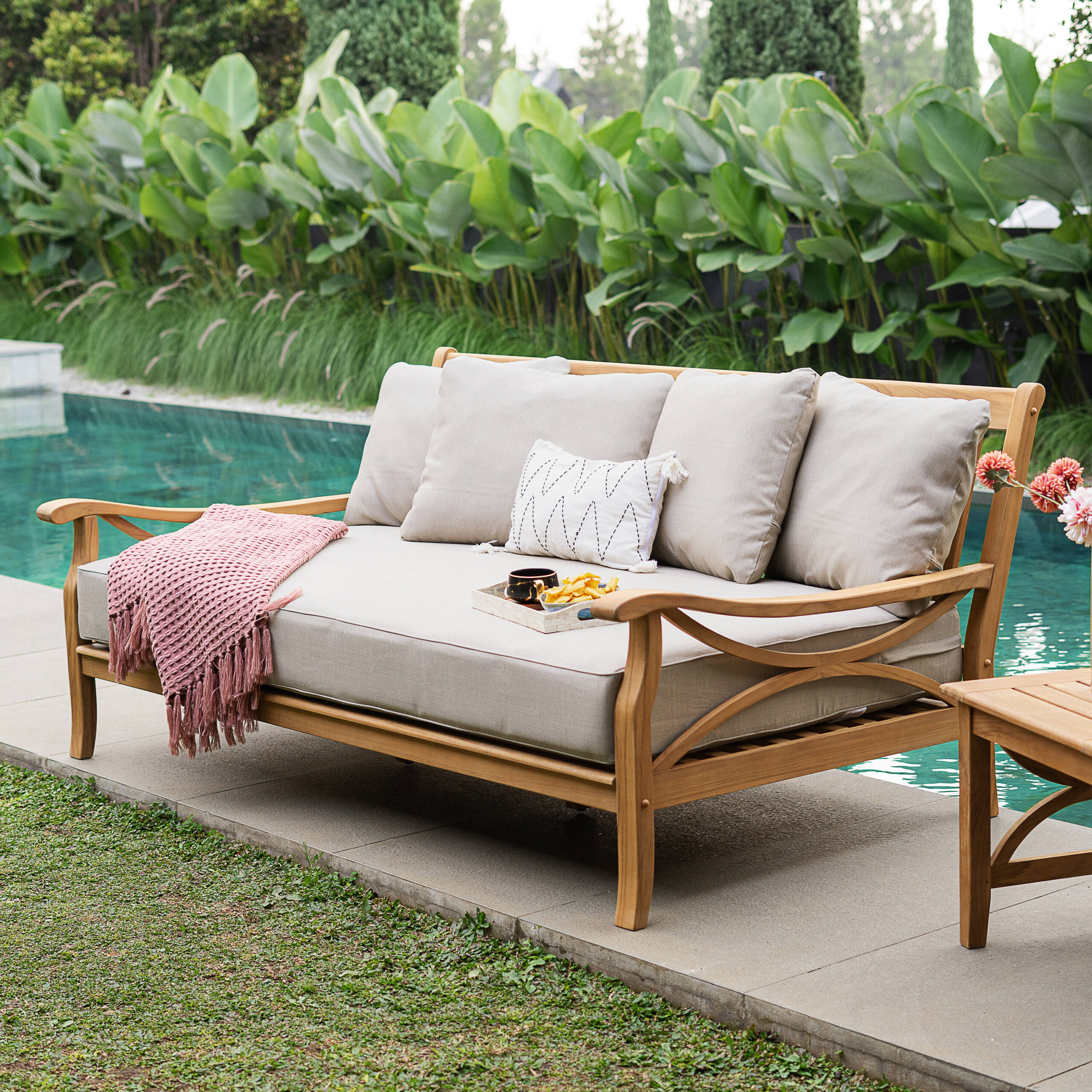 An application scenario or product detail of outdoor daybed sofa - Image 10