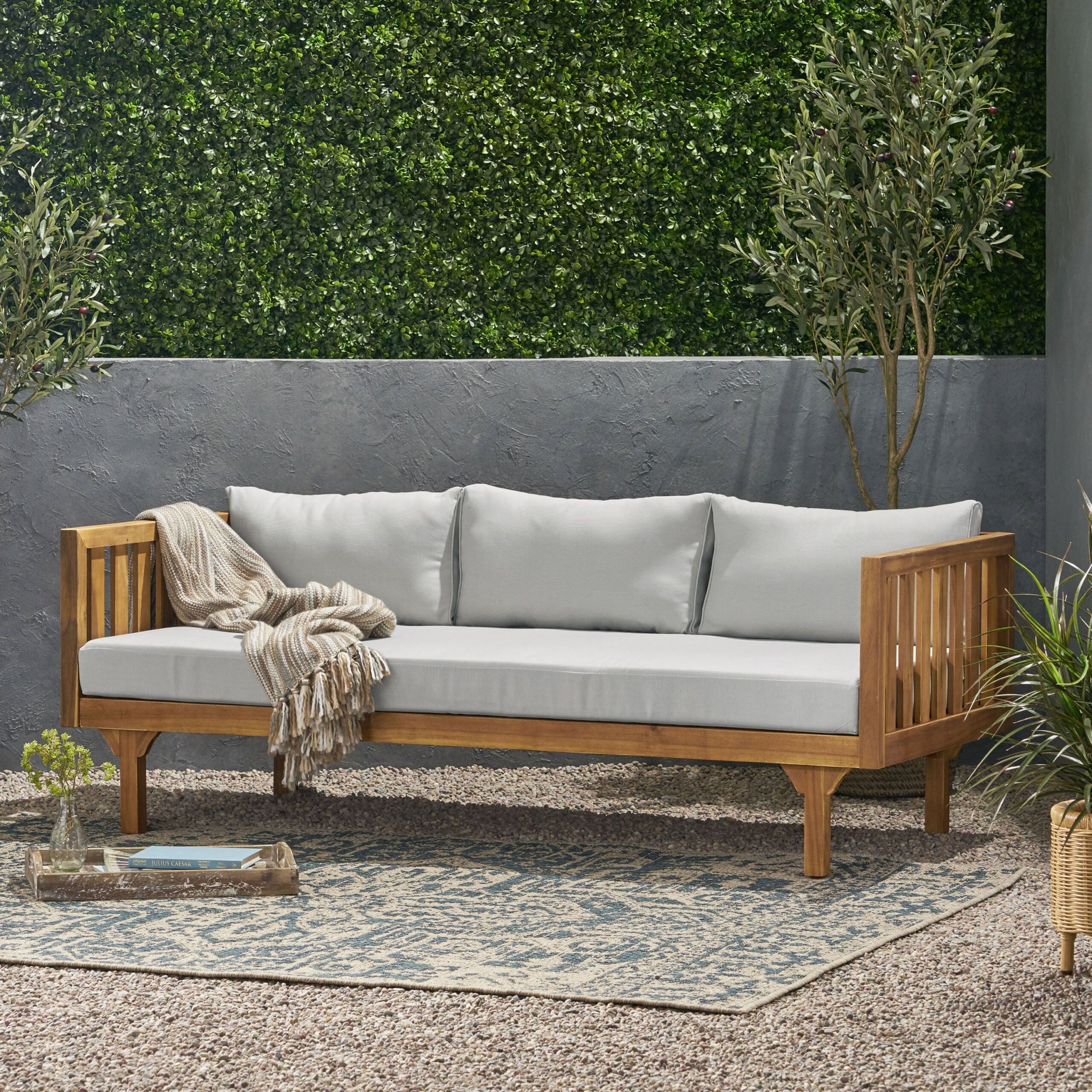 An application scenario or product detail of outdoor daybeds - Image 2
