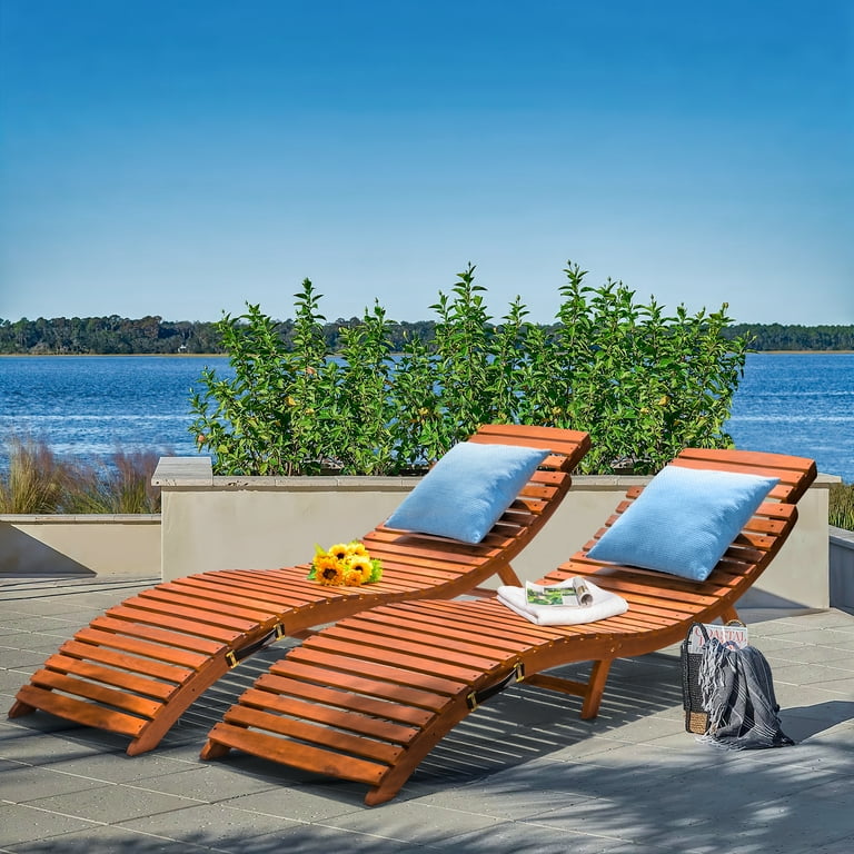 An application scenario or product detail of outdoor folding chaise lounger - Image 4