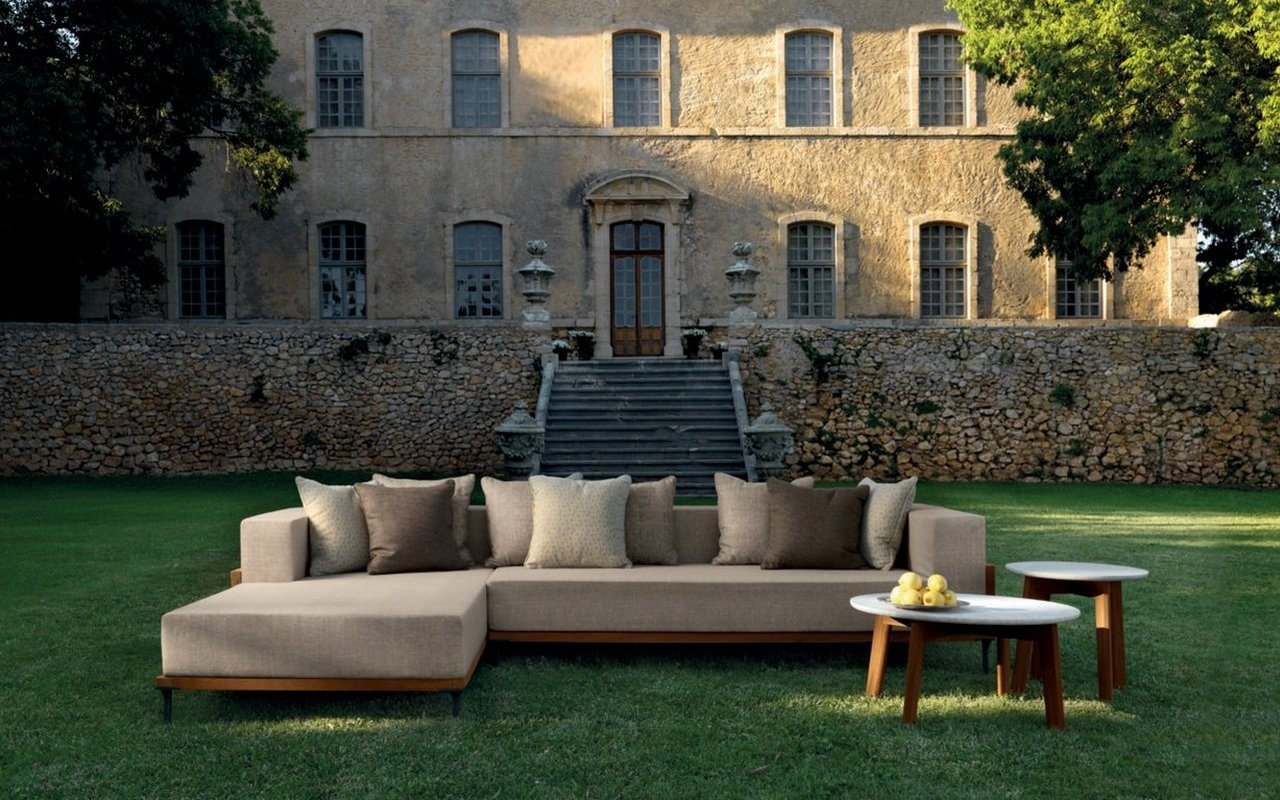 An application scenario or product detail of outdoor modular sofa - Image 2