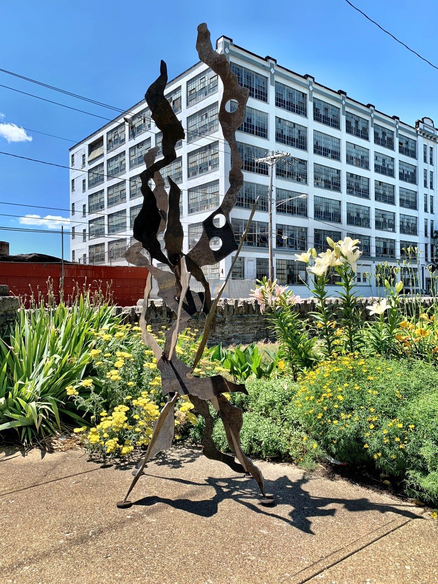 An application scenario or product detail of outdoor sculpture - Image 10