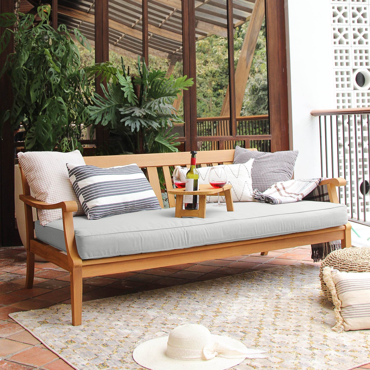 An application scenario or product detail of outdoor sofa daybed - Image 6