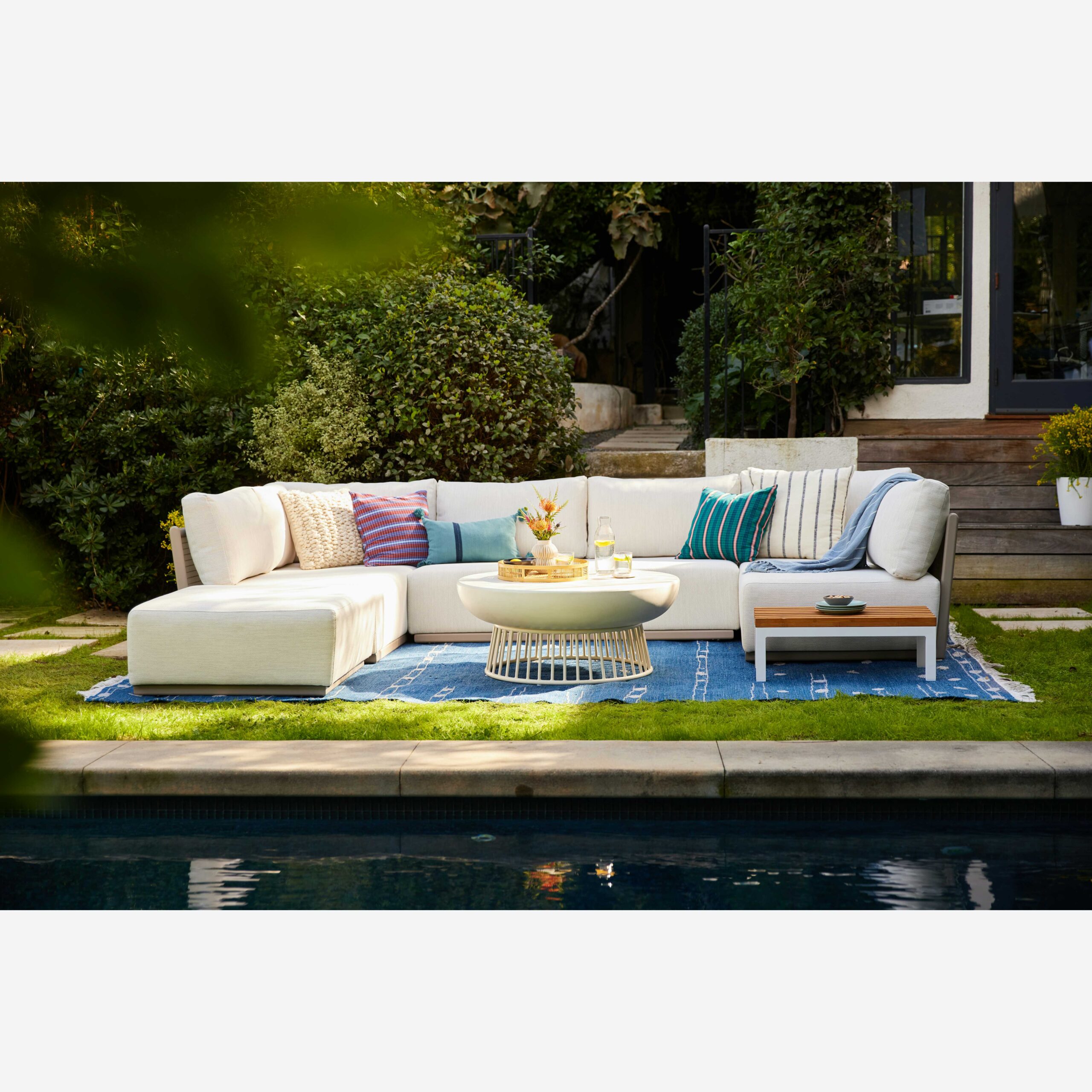 An application scenario or product detail of outdoor sofa with ottoman - Image 19