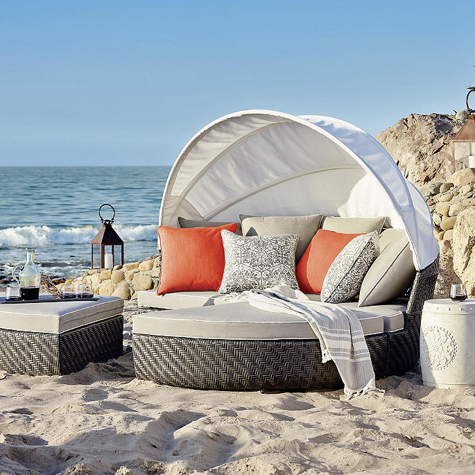 An application scenario or product detail of outdoor wicker daybed with canopy - Image 19