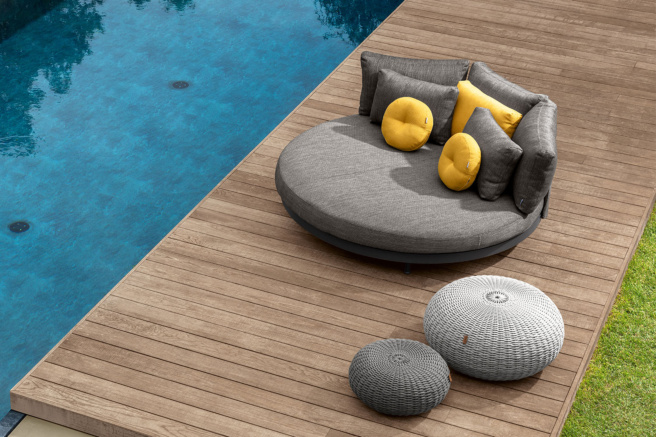 An application scenario or product detail of round outdoor daybed - Image 8