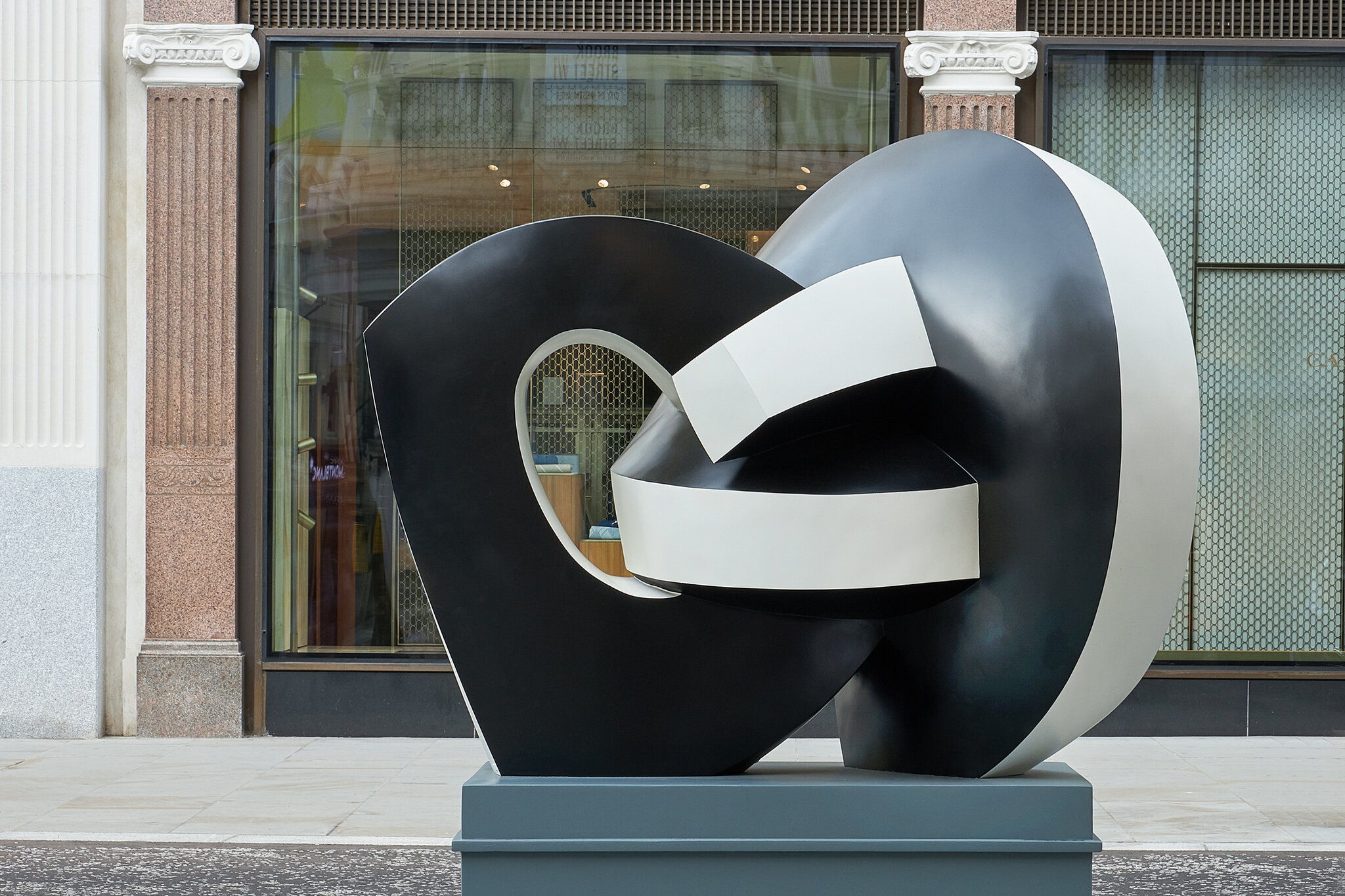 An application scenario or product detail of sculpture artists - Image 8