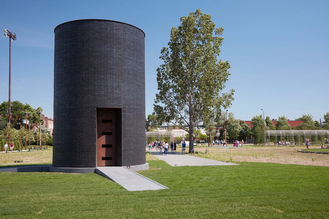 An application scenario or product detail of sculpture garden - Image 19