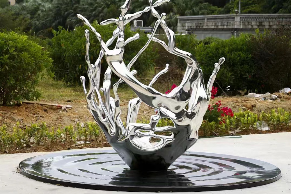 An application scenario or product detail of sculpture garden - Image 1