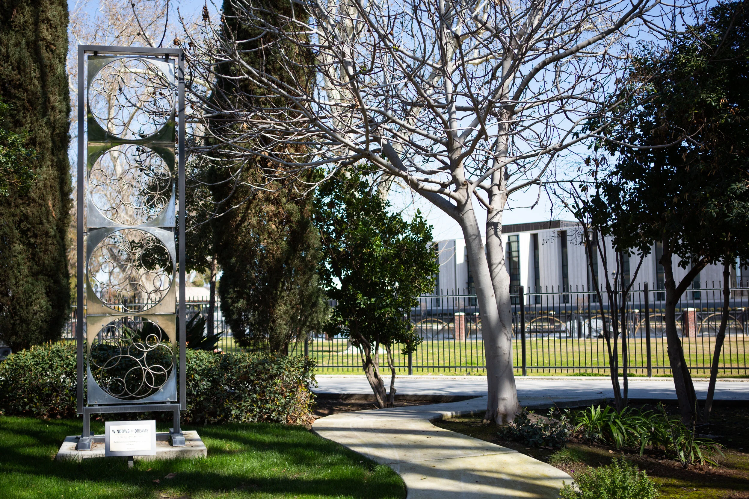 An application scenario or product detail of sculpture gardens - Image 13