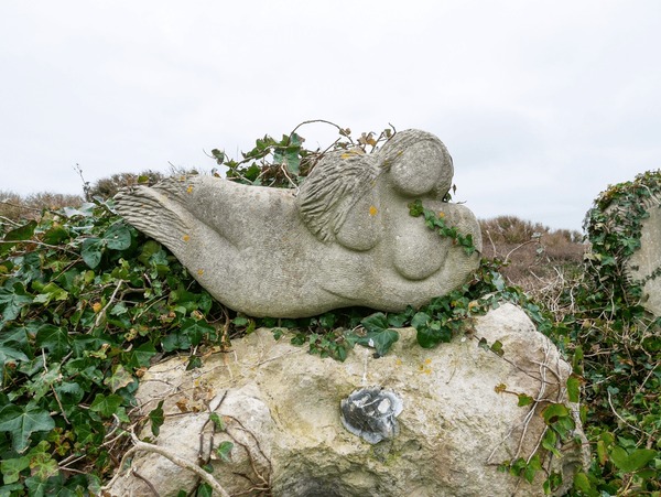 An application scenario or product detail of stone sculpture - Image 5