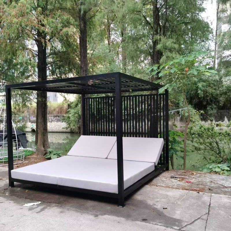 OUTDOOR DAY CABANA